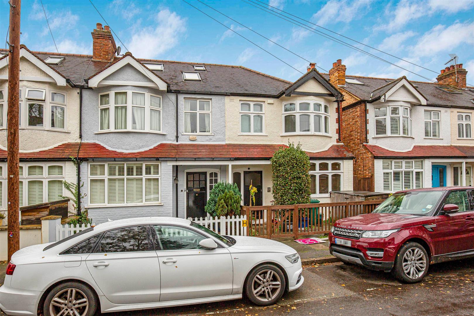 Ripley Gardens, SW14 James Anderson South West London Estate Agents